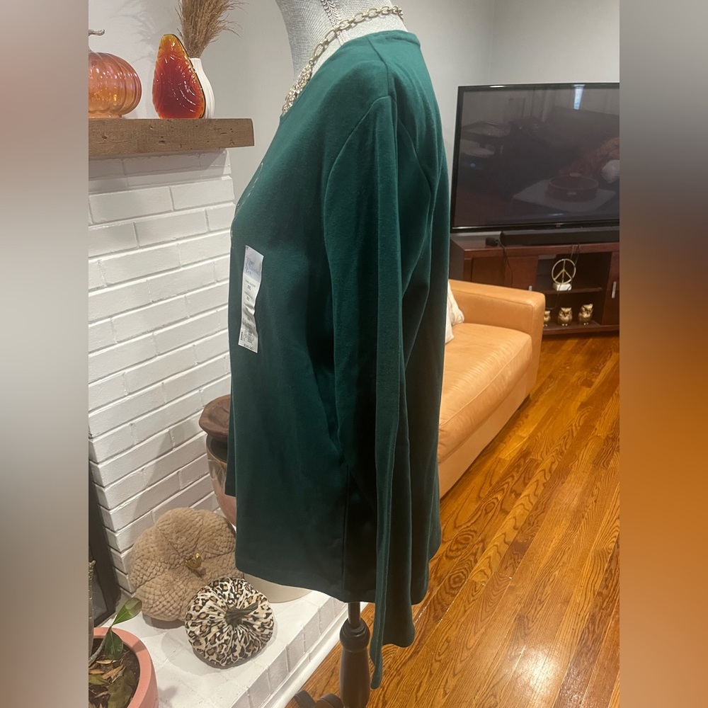 🎄New Top!! - Picture 4 of 10